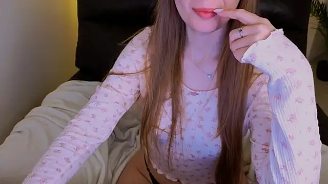 Adelyna Bird online show from January 18, 7:56 am