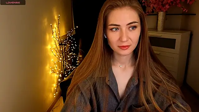 Snapshot of Adelyna_Bird chatting on June 4, 6:30 am Adelyna Bird online show from June 4, 6:30 am