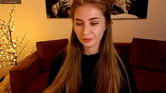 Adelyna Bird online show from July 1, 7:43 am