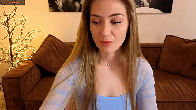 Adelyna Bird online show from July 26, 7:04 am