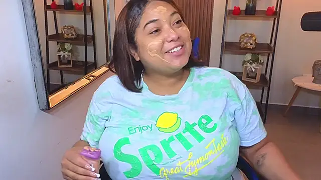 Snapshot of Kenya--Buhle chatting on February 22, 10:58 am Kenya--Buhle online show from February 22, 10:58 am