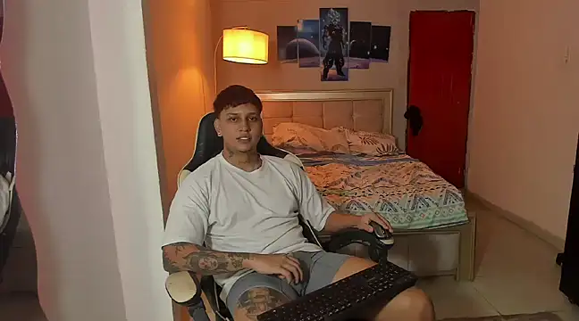 Snapshot of Jake_simons chatting on January 7, 4:39 am Jake simons online show from January 7, 4:39 am