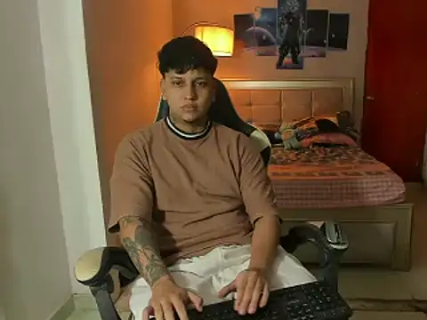 Snapshot of Jake_simons chatting on March 18, 3:31 am Jake simons online show from March 18, 3:31 am
