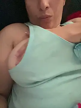 Snapshot of andreaisis2 chatting on February 17, 6:03 pm andreaisis2 online show from February 17, 6:03 pm