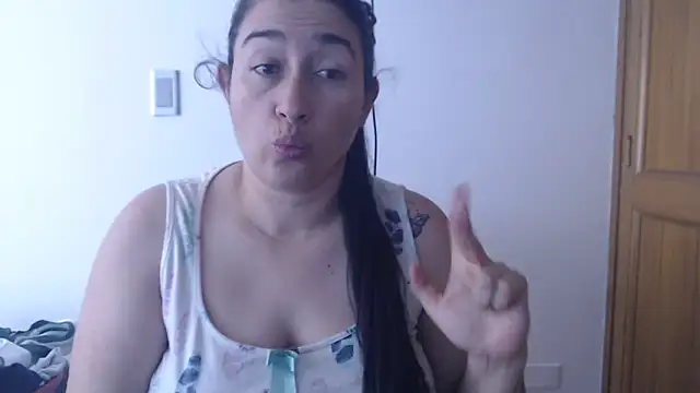 Snapshot of andreaisis2 chatting on March 28, 7:13 pm andreaisis2 online show from March 28, 7:13 pm