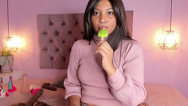 Zafiiraa online show from January 6, 4:02 pm