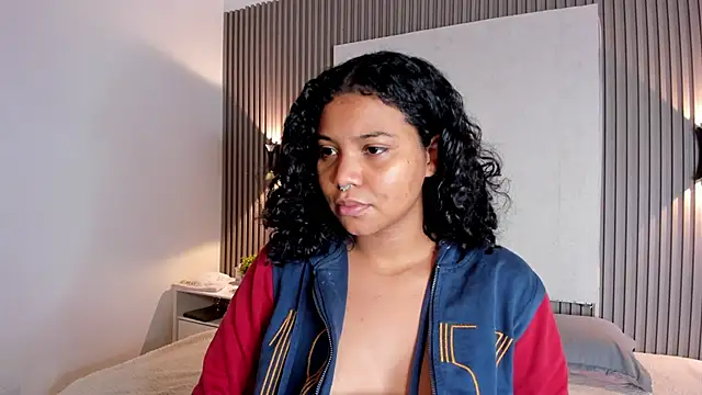 Snapshot of Zafiiraa chatting on January 7, 12:51 pm Zafiiraa online show from January 7, 12:51 pm