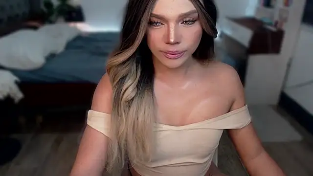 Snapshot of liaa_lurrecams chatting on November 19, 10:15 am liaa lurrecams online show from November 19, 10:15 am