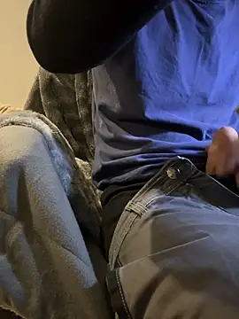 Snapshot of simoninside25 chatting on December 2, 4:57 pm simoninside25 online show from December 2, 4:57 pm