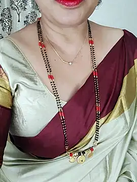 Snapshot of Indian_desi_wife chatting on June 22, 2:02 am Indian desi wife online show from June 22, 2:02 am