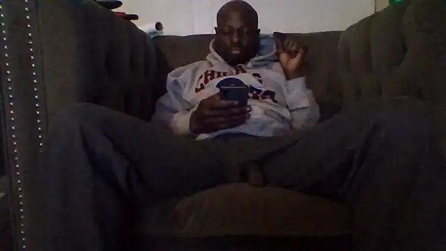 Snapshot of Daddy_hook chatting on January 19, 7:23 am Daddy hook online show from January 19, 7:23 am