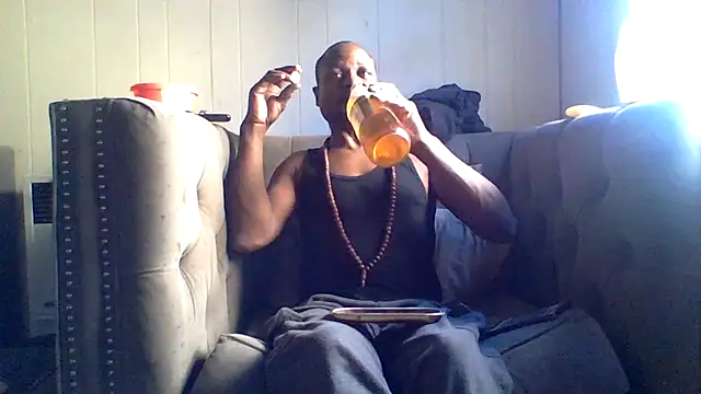 Snapshot of Daddy_hook chatting on February 13, 11:23 pm Daddy hook online show from February 13, 11:23 pm