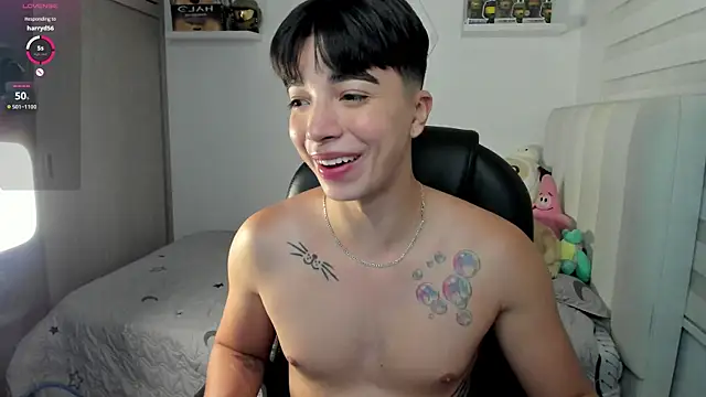 santy7v7 online show from December 3, 1:31 pm