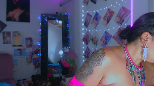 Snapshot of sweet_vanessa_22 chatting on September 12, 9:48 pm sweet vanessa 22 online show from September 12, 9:48 pm