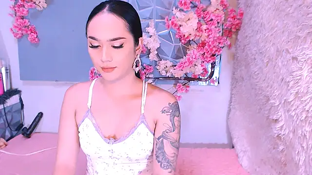 Snapshot of Oriental_Tiara chatting on January 18, 3:10 am Oriental Tiara online show from January 18, 3:10 am