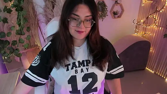 paulinacostello online show from February 17, 4:46 pm