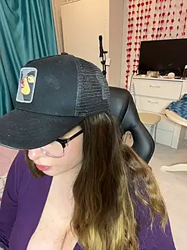 DienkaGreen online show from February 8, 9:51 pm