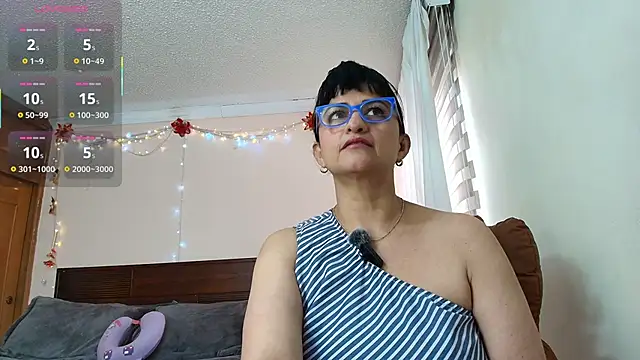 ISABEEL SOFIA01 online show from March 6, 3:30 pm