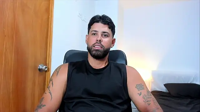 Snapshot of Justyn_Torres chatting on May 19, 2:34 pm Justyn Torres online show from May 19, 2:34 pm