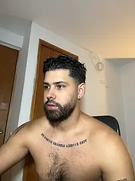 Snapshot of Justyn_Torres chatting on July 28, 12:01 pm Justyn Torres online show from July 28, 12:01 pm