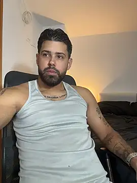 Snapshot of Justyn_Torres chatting on July 30, 12:59 pm Justyn Torres online show from July 30, 12:59 pm