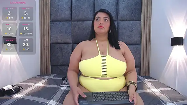 Snapshot of AmandaRousel chatting on October 29, 2:41 pm AmandaRousel online show from October 29, 2:41 pm