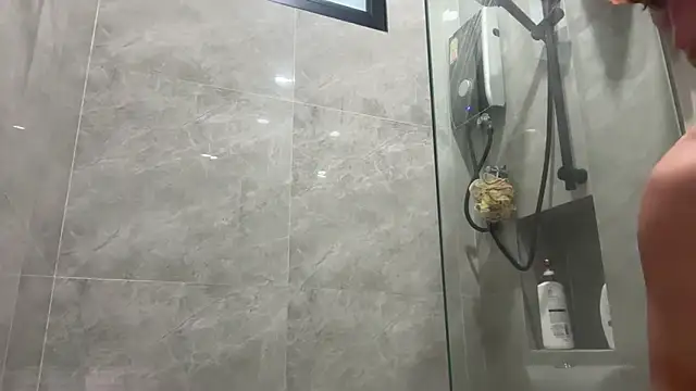 lukegunn online show from April 7, 11:15 pm