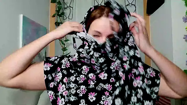 Snapshot of victorialotus chatting on February 27, 4:41 am victorialotus online show from February 27, 4:41 am