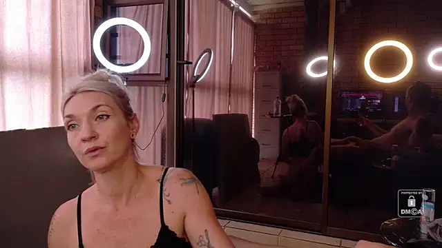 MissLMrJ online show from October 20, 6:58 am