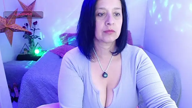 Snapshot of camilalatti chatting on January 11, 1:54 am camilalatti online show from January 11, 1:54 am