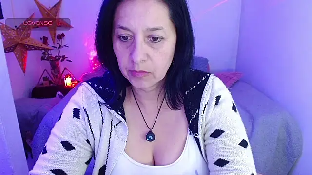 Snapshot of camilalatti chatting on January 15, 11:52 pm camilalatti online show from January 15, 11:52 pm