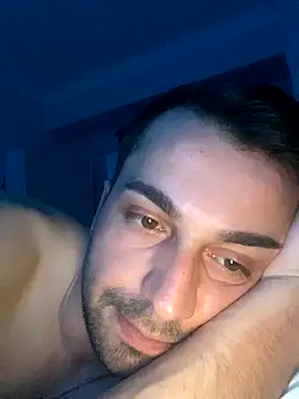 Snapshot of Emre-34 chatting on November 18, 12:16 am Emre-34 online show from November 18, 12:16 am