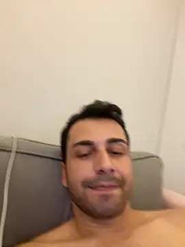 Snapshot of Emre-34 chatting on November 25, 5:57 pm Emre-34 online show from November 25, 5:57 pm