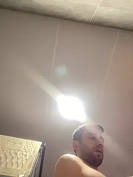 Snapshot of Emre-34 chatting on March 7, 8:17 pm Emre-34 online show from March 7, 8:17 pm