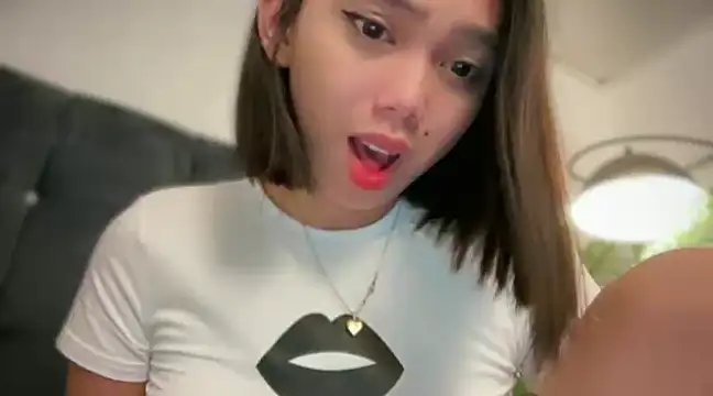 Snapshot of GenesisCastillano chatting on February 23, 5:50 pm GenesisCastillano online show from February 23, 5:50 pm