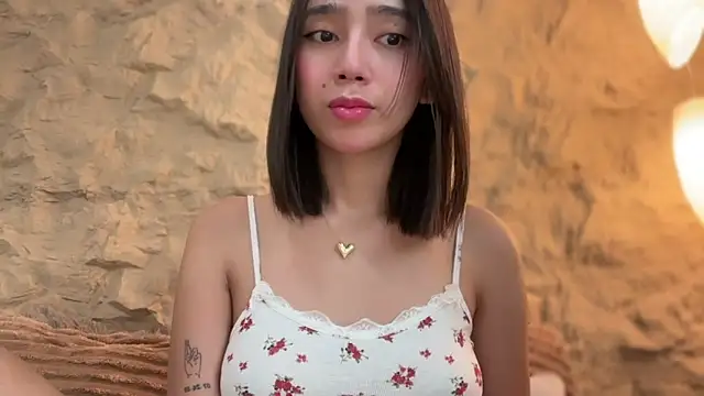 GenesisCastillano online show from March 20, 5:45 am