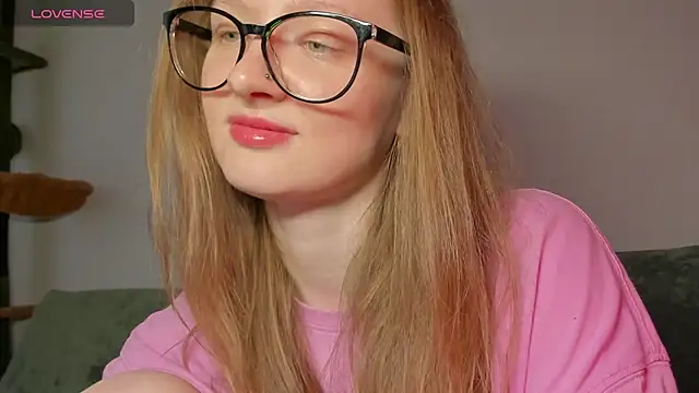 Snapshot of mollytuck chatting on July 22, 4:10 pm mollytuck online show from July 22, 4:10 pm