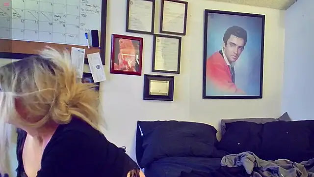 Snapshot of DoMeDoggyDiana chatting on March 15, 2:23 pm DoMeDoggyDiana online show from March 15, 2:23 pm