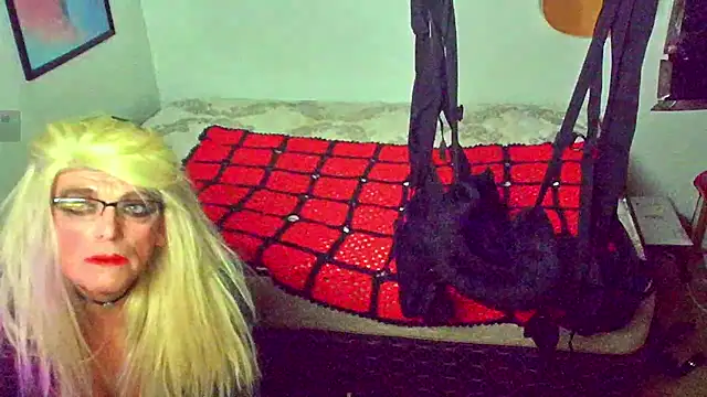 Snapshot of DoMeDoggyDiana chatting on November 1, 7:54 am DoMeDoggyDiana online show from November 1, 7:54 am