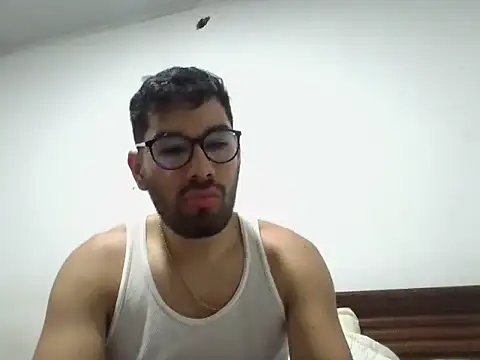 Snapshot of x-sebastian chatting on September 28, 12:27 am x-sebastian online show from September 28, 12:27 am