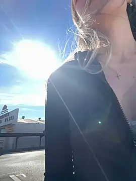 Snapshot of HopeHeaven chatting on February 9, 12:52 pm HopeHeaven online show from February 9, 12:52 pm