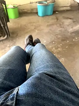 Snapshot of MAHKE12 chatting on October 15, 9:09 am MAHKE12 online show from October 15, 9:09 am