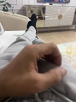 Snapshot of MAHKE12 chatting on October 19, 8:42 pm MAHKE12 online show from October 19, 8:42 pm