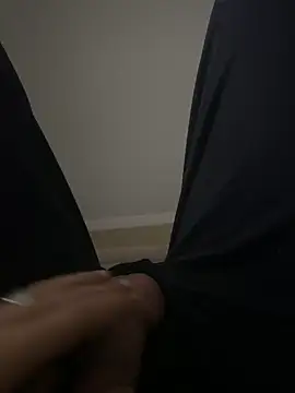 Snapshot of MAHKE12 chatting on October 21, 9:59 pm MAHKE12 online show from October 21, 9:59 pm