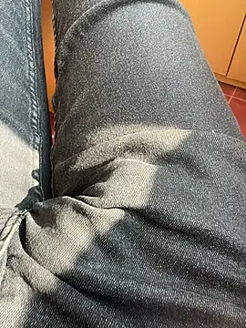 Snapshot of MAHKE12 chatting on November 6, 10:05 am MAHKE12 online show from November 6, 10:05 am