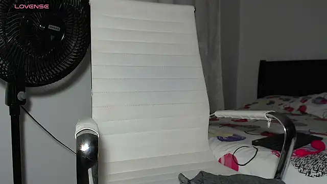 emma1005 online show from December 19, 12:24 am