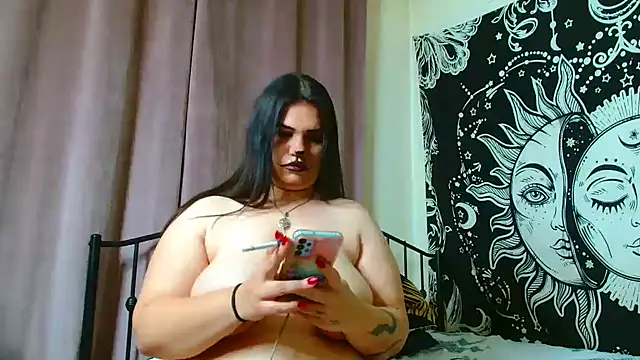 Snapshot of Thichslutxx chatting on October 30, 9:26 pm Thichslutxx online show from October 30, 9:26 pm