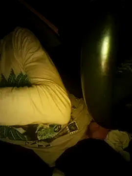 utoopia777 online show from October 3, 9:01 pm