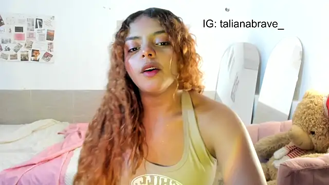 Snapshot of ValienteGirl_ chatting on October 2, 3:24 am ValienteGirl online show from October 2, 3:24 am