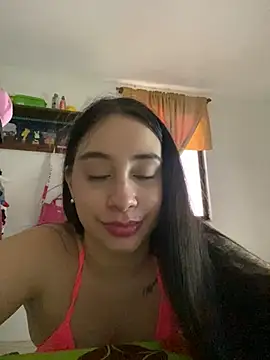 Snapshot of Elena222_ chatting on February 23, 10:53 pm Elena222  online show from February 23, 10:53 pm